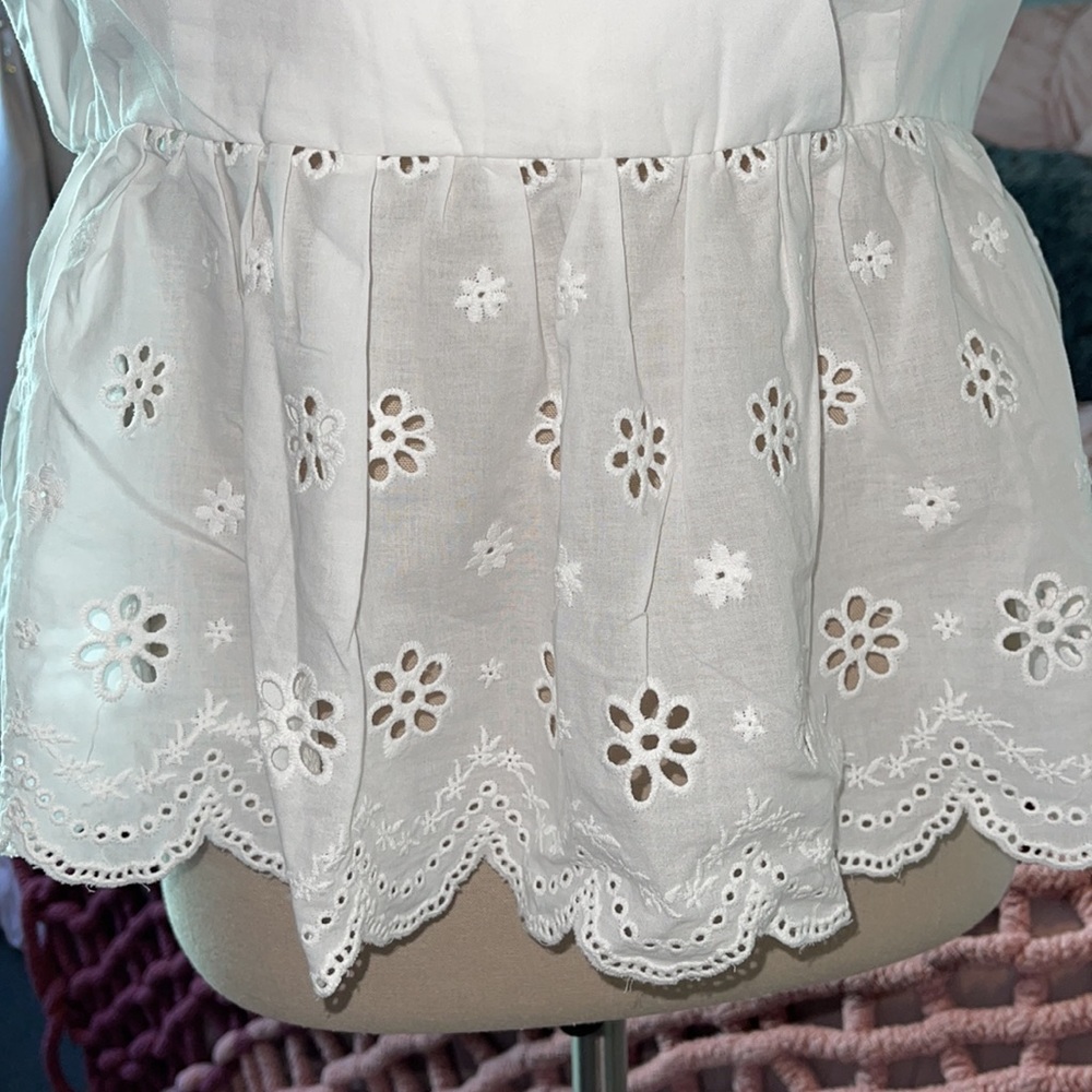 White 0x lace top - Picture 5 of 8